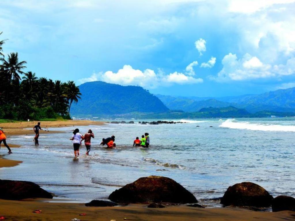Augusta Pelabuhan Ratu Hotel Sukabumi Dış mekan fotoğraf